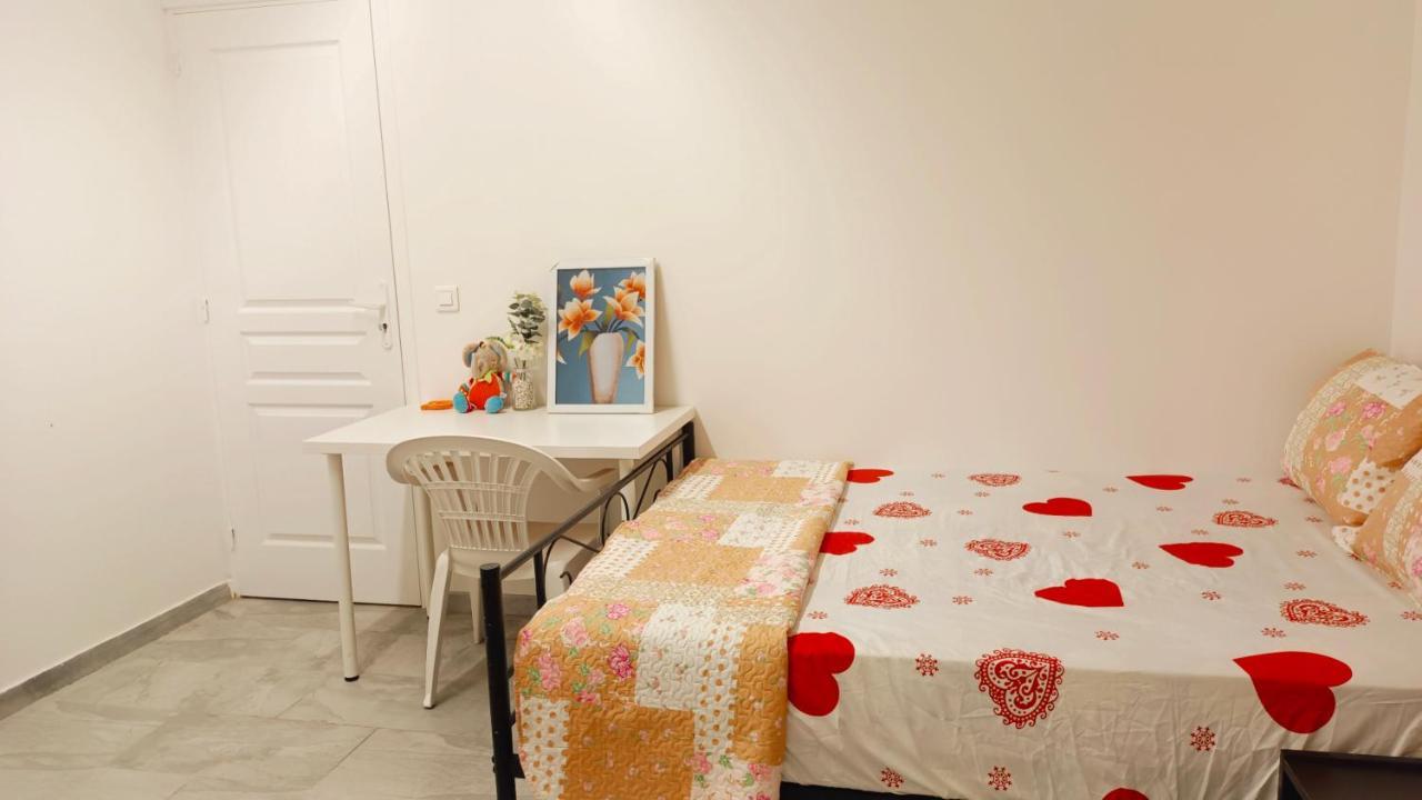 ויטרי-סור-סיין Bienvenue A Paris - Appartement Confortable, Grande Terrasse Privee Au Calme, Parking Gratuit מראה חיצוני תמונה